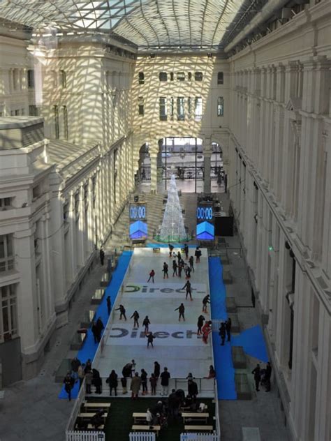 galeria cristal|La pista de hielo de la Galería de Cristal del Palacio de Cibeles。